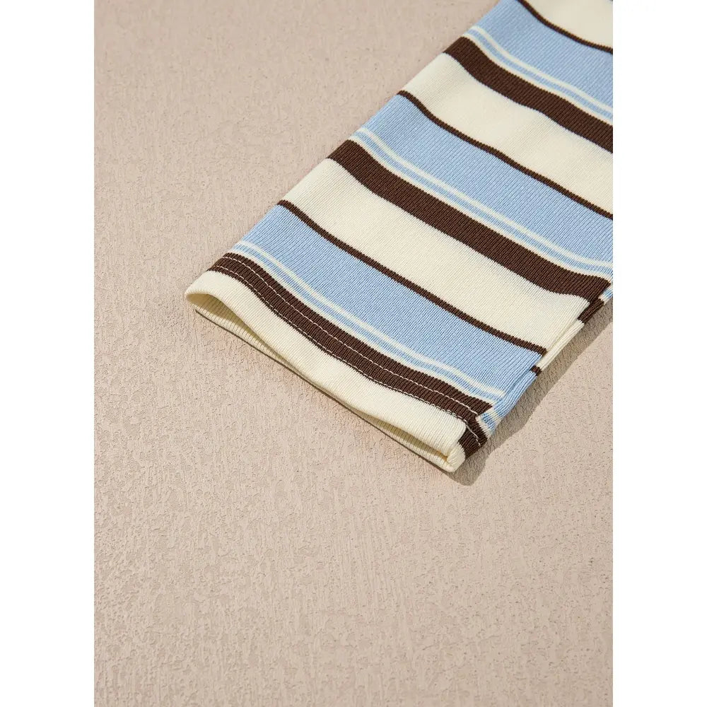 Long sleeve cuff detail